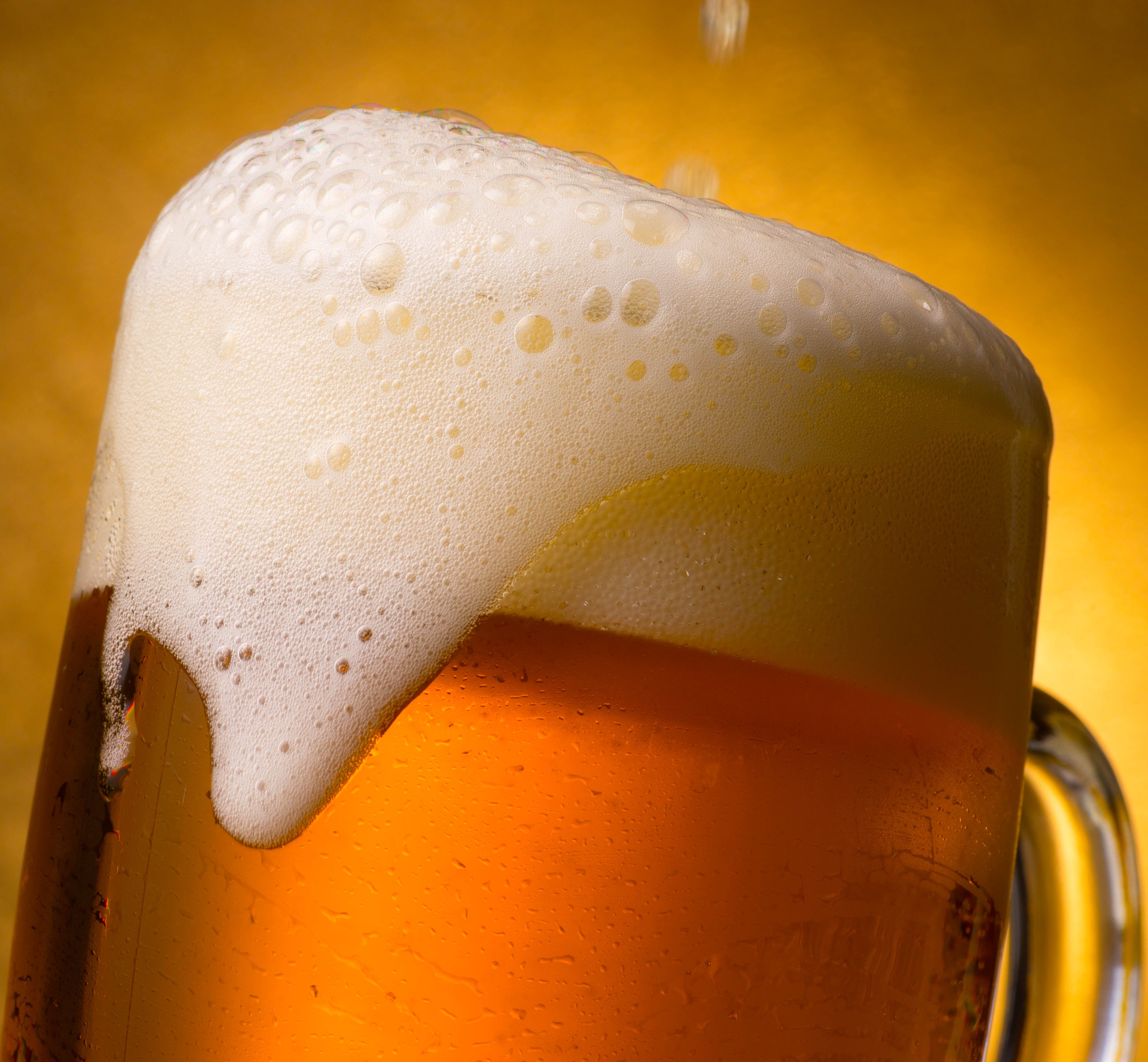 Bierglas mit Schaum